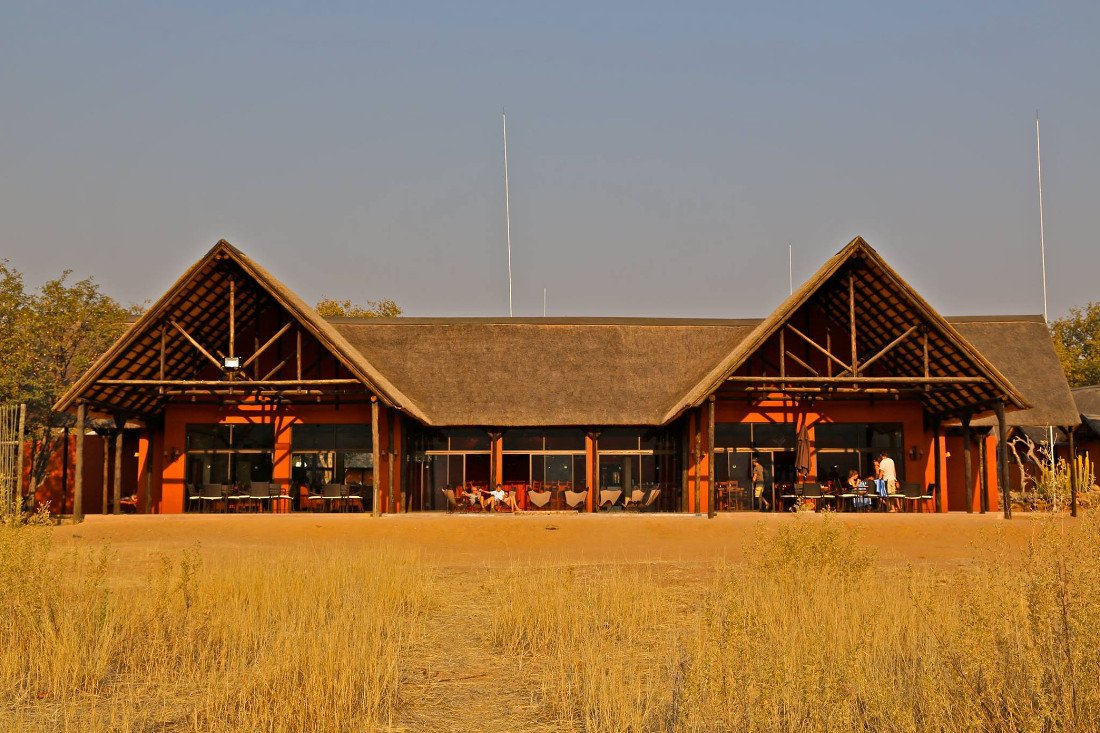 Namibia Etosha Kamanjab Hobatere Lodge Iwanowskis Reisen - afrika.de