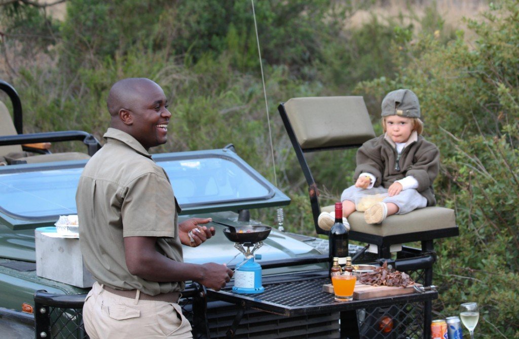 Südafrika Gondwana Game Reserve Pirschfahrt mit Kindern Iwanowskis Reisen - afrika.de
