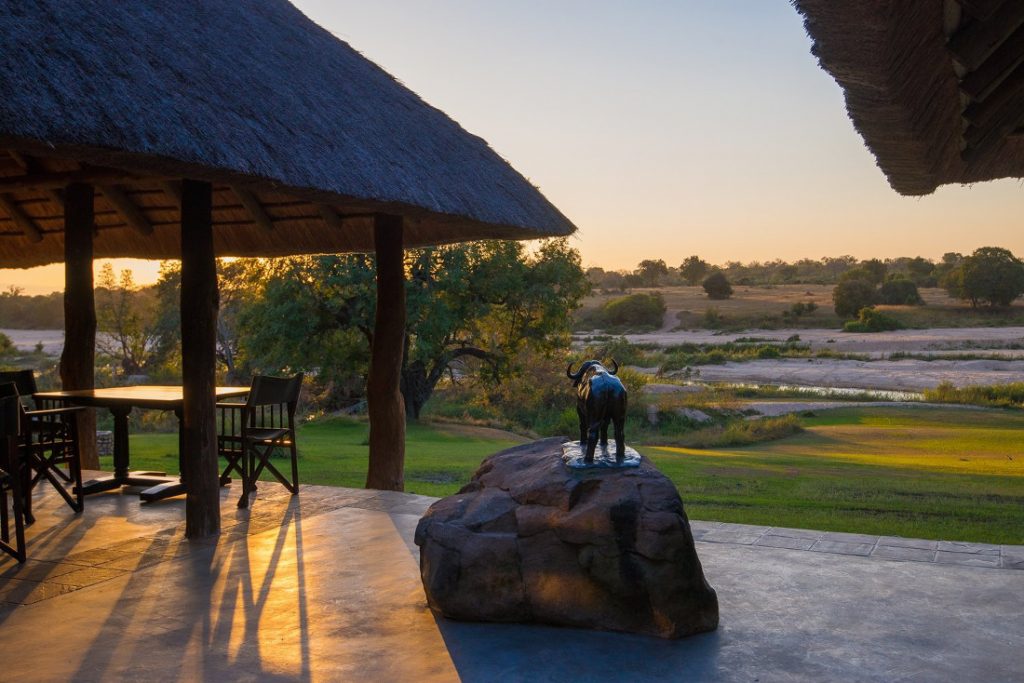 Südafrika Sabi Sands Inyati Game Lodge Sonnenuntergang Iwanowskis Reisen - afrika.de