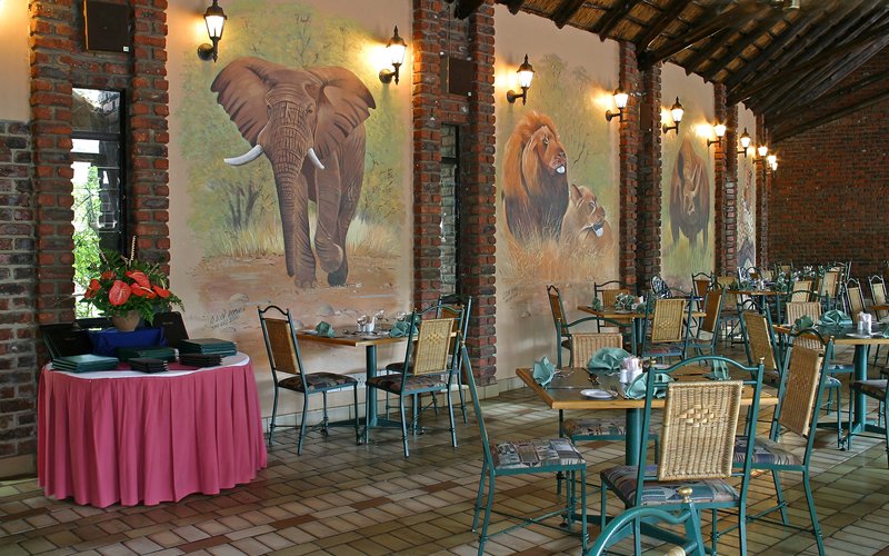 Südafrika Pilanesberg Manyane Resort Restaurant Iwanowskis Reisen - afrika.de