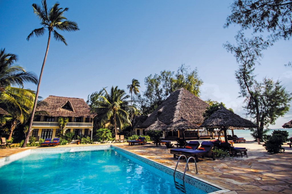 Tansania Sansibar Michamvi Sunset Bay Resort Pool Iwanowskis Reisen - afrika.de