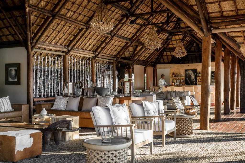 Sanctuary Chiefs Camp Lounge - afrika.de Iwanowskis Individuelles Reisen