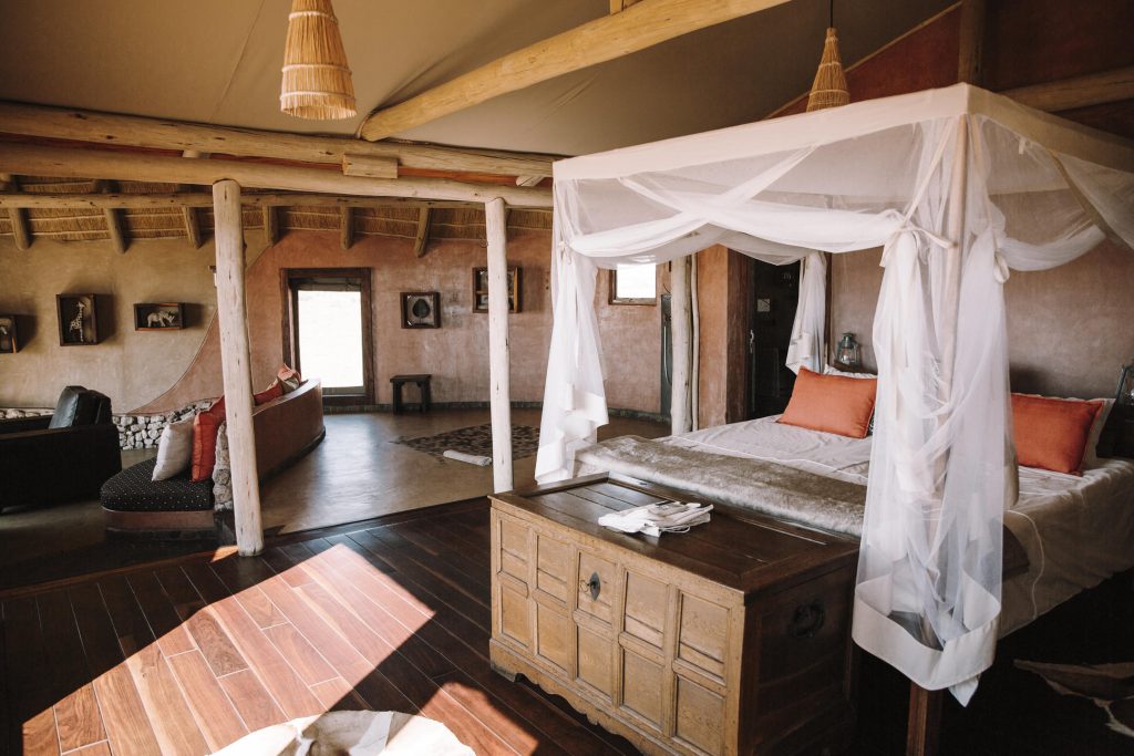 Namibia Kalahari Red Dunes Lodge Zimmer Iwanowskis Reisen - afrika.de