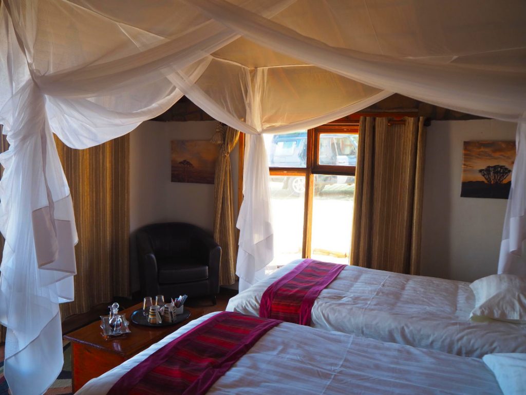 Namibia Namib Hochland Namib's Valley Lodge Bungalow Iwanowskis Reisen - afrika.de