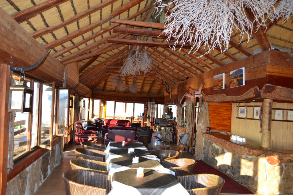 Namibia Namib Hochland Namib's Valley Lodge Restaurant Iwanowskis Reisen - afrika.de