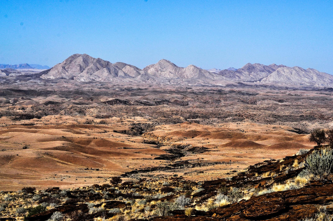 Namibia Namib Hochland Namib's Valley Lodge Ausblick Iwanowskis Reisen - afrika.de