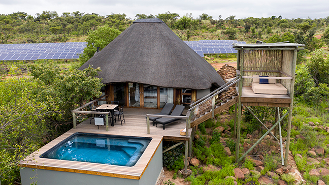 Südafrika Welgevonden Game Reserve Mhondoro Game Lodge Luxury Pool Suite Iwanowskis Reisen - afrika.de