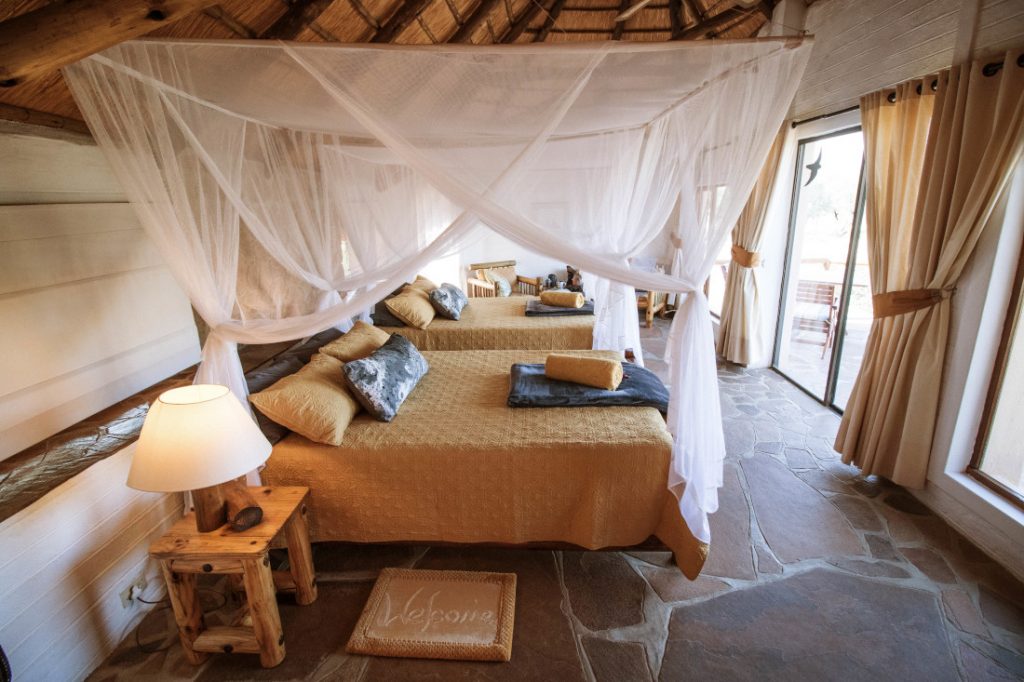 Namibia Damaraland Huab Lodge Zimmer Iwanowskis Reisen - afrika.de
