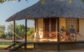 Sambia South Luangwa National Park Nsefu Bush Camp Zimmer Iwanowskis Reisen - afrika.de