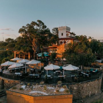 Namibia Windhoek Heinitzburg Restaurant Garden Terrace Pool Iwanowskis Reisen - afrika.de