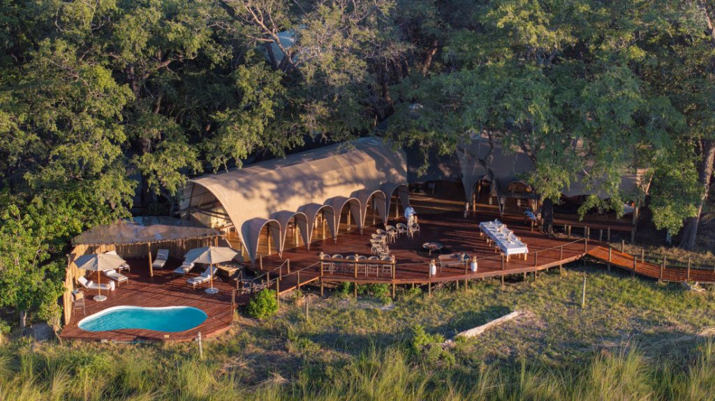 Botswana Moremi Game Reserve Okuti Camp Hauptbereich Iwanowskis Reisen - afrika.de
