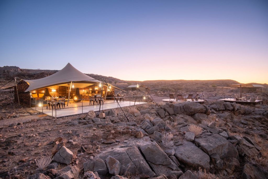 Namibia Damaraland Camp Doros Hauptbereich Iwanowskis Reisen - afrika.de