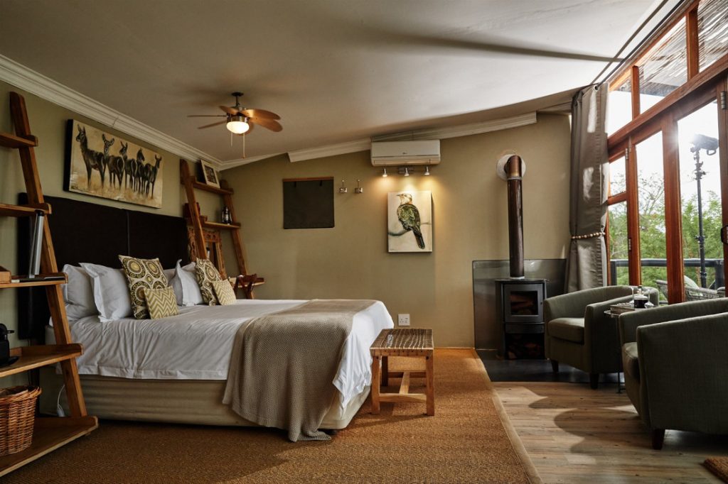 Südafrika Nambiti Game Reserve Cheetah Ridge Lodge Luxury Suite Iwanowskis Reisen - afrika.de